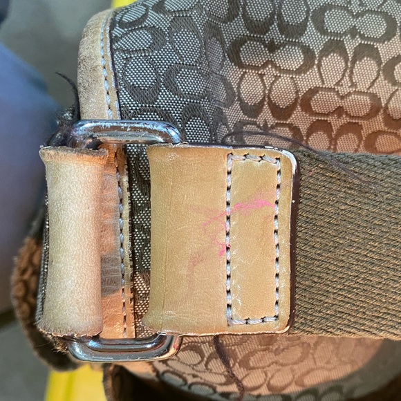 Gently loved authentic Coach messenger bag - Picture 11 of 16